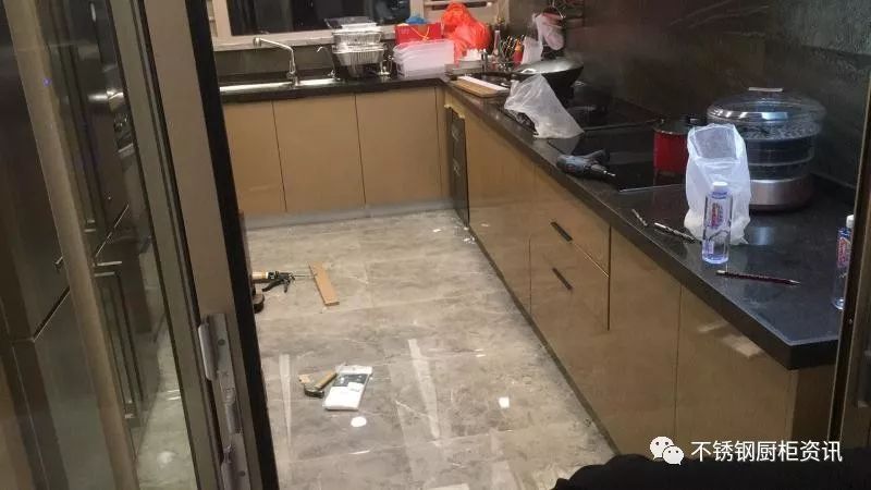 橱柜不锈钢板台面价格_定做橱柜不锈钢台面_不锈钢橱柜台面价格 装修效果