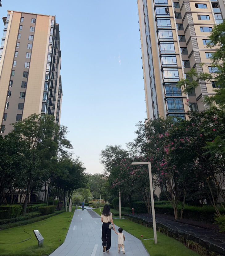 _多大梯房高层居住差距住在二楼_高层楼房几梯几户好