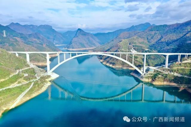 大跨度钢结构建筑_大跨度钢结构_钢结构的跨度是如何定义的