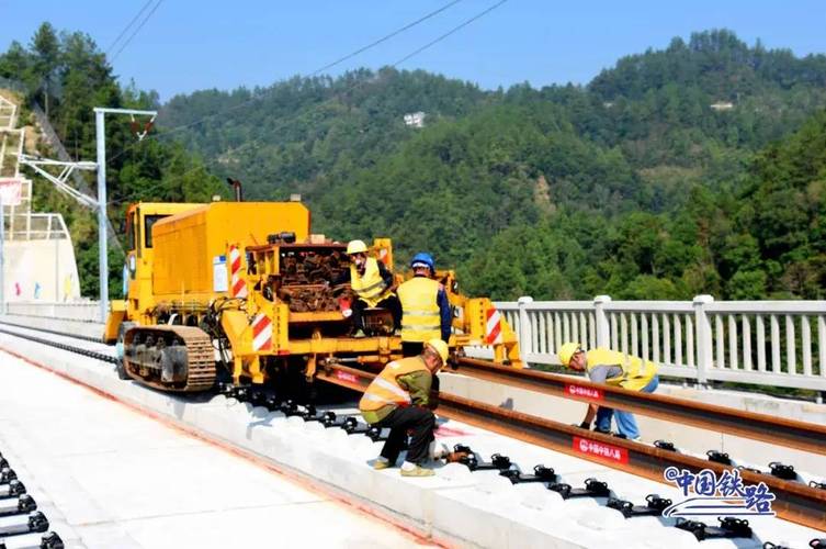 汽车站下客区钢结构连廊_汽车站下客区钢结构连廊_汽车站下客区钢结构连廊