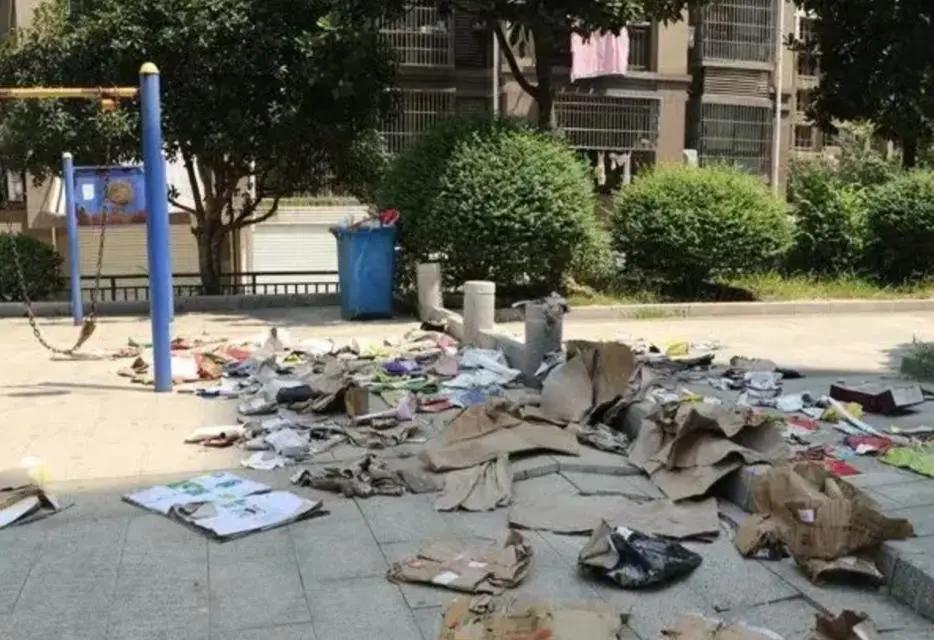 业主占用楼道_住户占用楼道给谁投诉_
