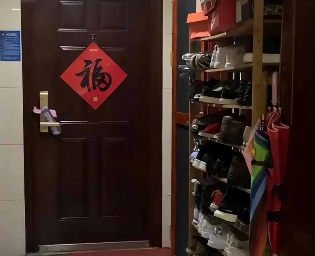 住户占用楼道给谁投诉_业主占用楼道_