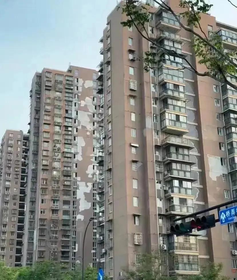 业主占用楼道__住户占用楼道给谁投诉