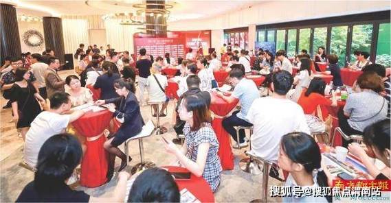 成都“老房猎人”：8500元/平米老房年轻人抢着看 月成交量翻倍｜封面财经__成都“老房猎人”：8500元/平米老房年轻人抢着看 月成交量翻倍｜封面财经