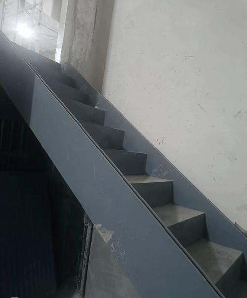 钢结构楼梯结构设计_钢结构楼梯设计_钢结构楼梯样式