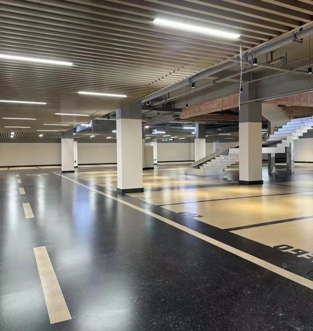 小区什么档次？地下车库走一遭便知，差距一目了然_小区什么档次？地下车库走一遭便知，差距一目了然_