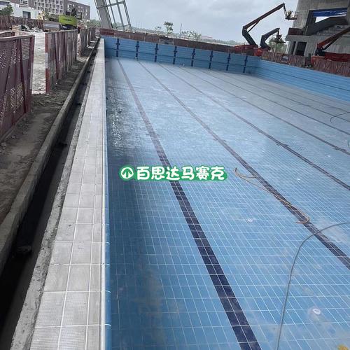 钢结构泳池_泳池钢结构屋顶需要做防火吗_泳池钢结构跳台