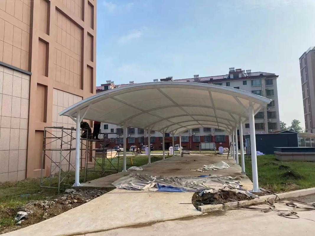 钢结构车棚施工流程_车棚钢结构图纸_钢结构车棚多少钱一平方图片