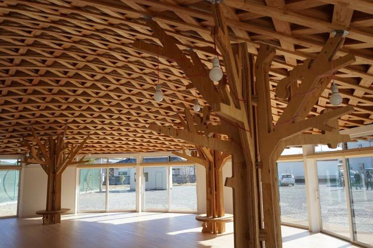 钢结构高层建筑抗震性能_钢结构建筑抗震_钢结构超高楼抗震