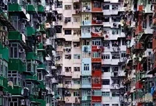 香港经济发展与住房压力：全球第三大金融中心的挑战与机遇