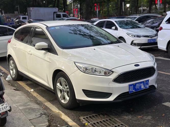 福克斯二手两厢车多少钱_福克斯二手两厢车价格_福克斯两厢二手车