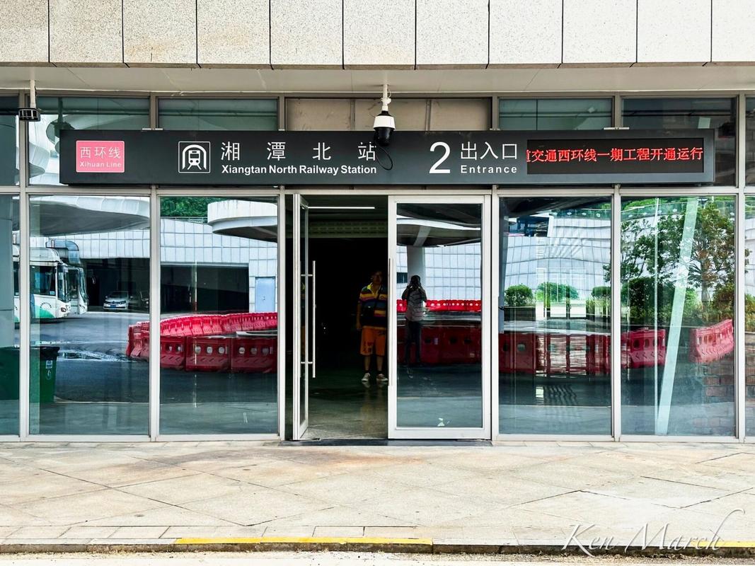 广州钢结构雨棚_佛山钢结构雨棚制作_钢结构雨棚价格