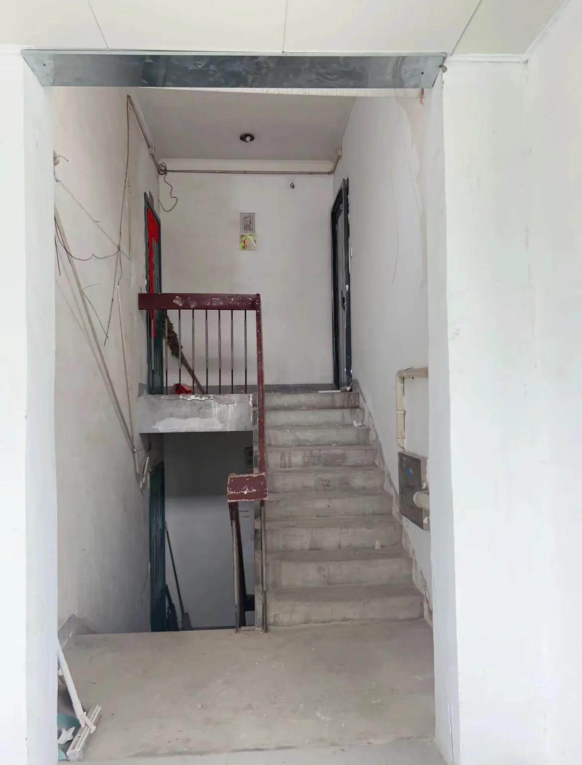 老小区加装电梯“虎头蛇尾”，真是“汝之蜜糖，吾之砒霜”_老小区加装电梯“虎头蛇尾”，真是“汝之蜜糖，吾之砒霜”_