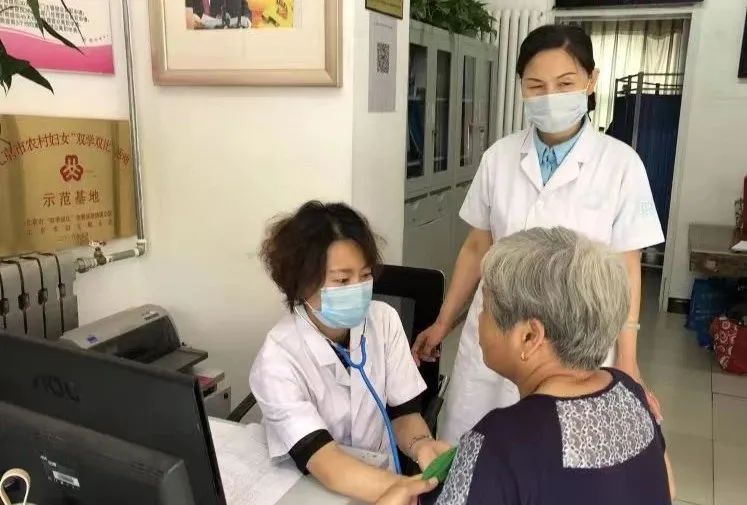昌平区家政公司找保姆_昌平保姆家政公司_昌平保姆多少钱一个月