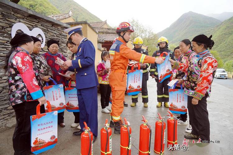 彩钢房活动房制作图片_彩钢房活动房多少钱一平方_彩钢房彩钢活动房