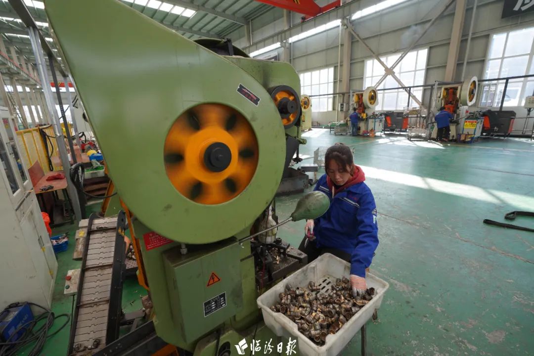 废铜熔炼炉_大型废铜熔化炉生产厂家_铜熔炼炉渣
