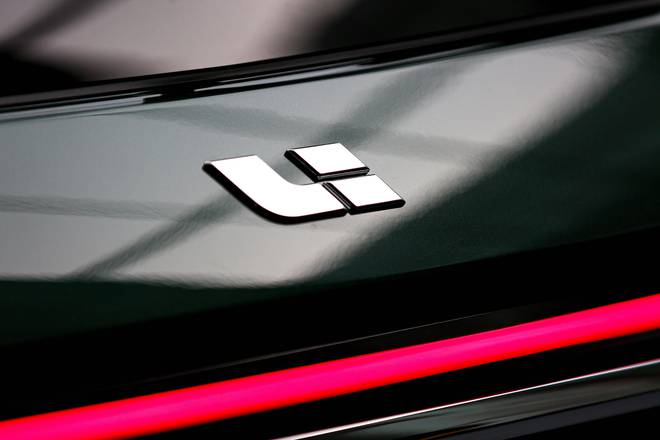 _新造车2025开年“大洗牌”：“销冠”易主小鹏，鸿蒙智行瞄准百万辆_新造车2025开年“大洗牌”：“销冠”易主小鹏，鸿蒙智行瞄准百万辆