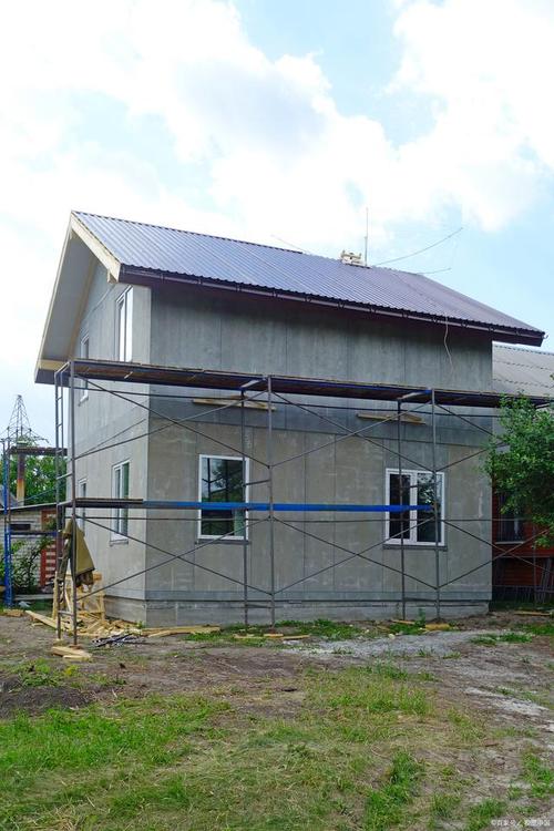 钢结构瓦楞板安装视频_钢板瓦楞结构施工工艺_钢结构瓦楞板