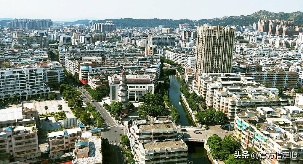 潮阳区2020年GDP达491.31亿元，常住人口165.43万位居汕头市第一