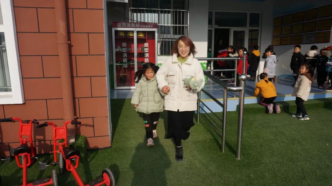 防拐骗演练活动报道_进行防拐防骗讲座简讯_防拐防骗简报