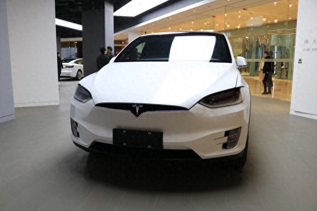 特斯拉配套电池__特斯拉准备用什么电池