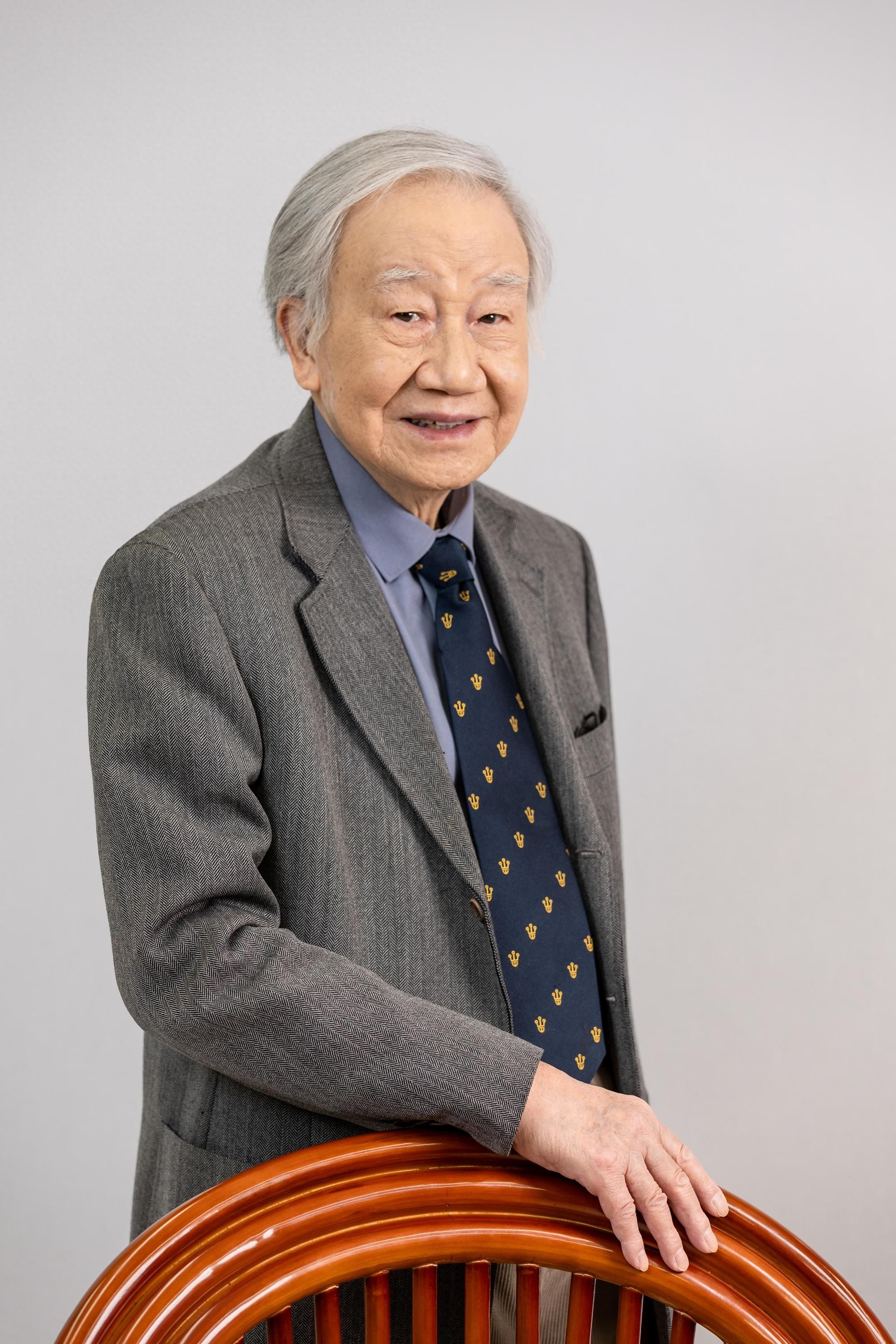 _先生丨他主动放弃了研究了20多年的成果，只因为……_先生丨他主动放弃了研究了20多年的成果，只因为……