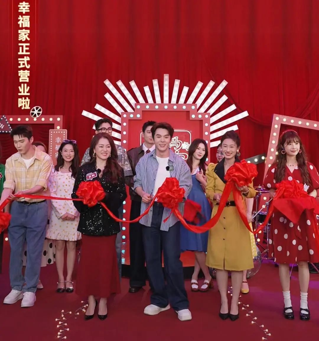 直播带货第一人李佳琦_李佳琦直播带货可靠吗_