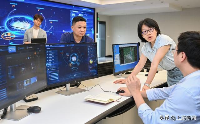 _“新青年建功新重庆”系列报道⑦｜跟着作业车玩“跨界”，他们自研出智慧环卫的“心脏”_“新青年建功新重庆”系列报道⑦｜跟着作业车玩“跨界”，他们自研出智慧环卫的“心脏”