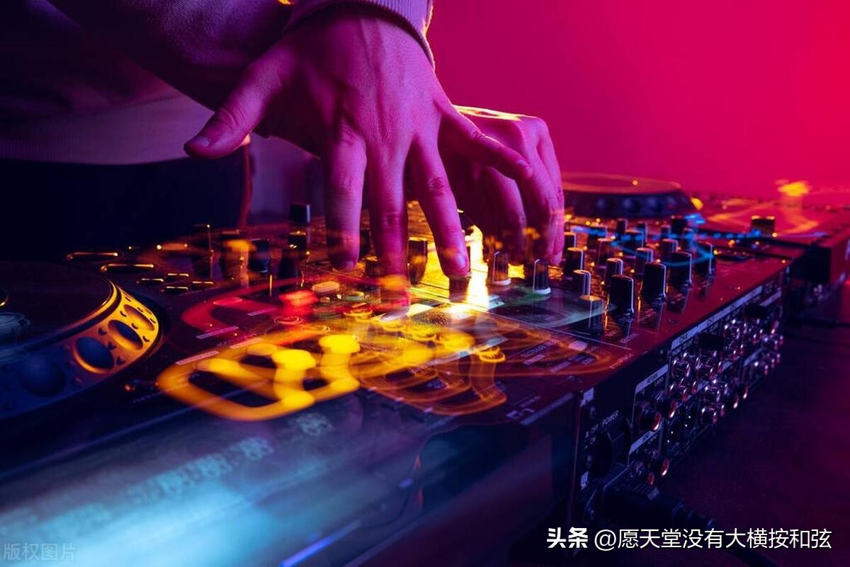 DJ版音乐与DJ关系_dj软件_DJ台上工作细节