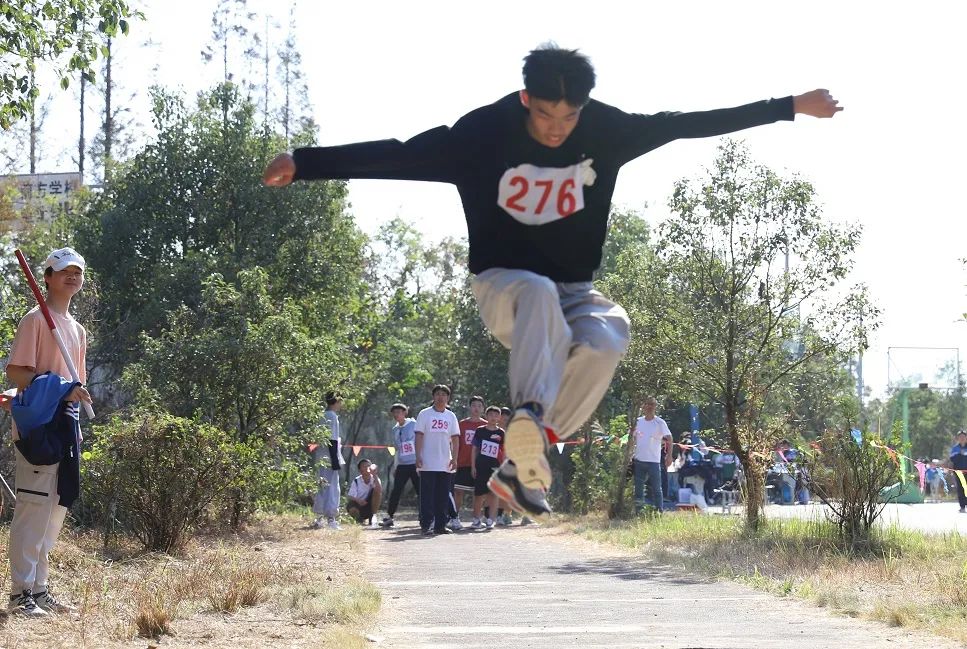 青春活力运动会_芜湖三山中学_三山中学第17届田径运动会