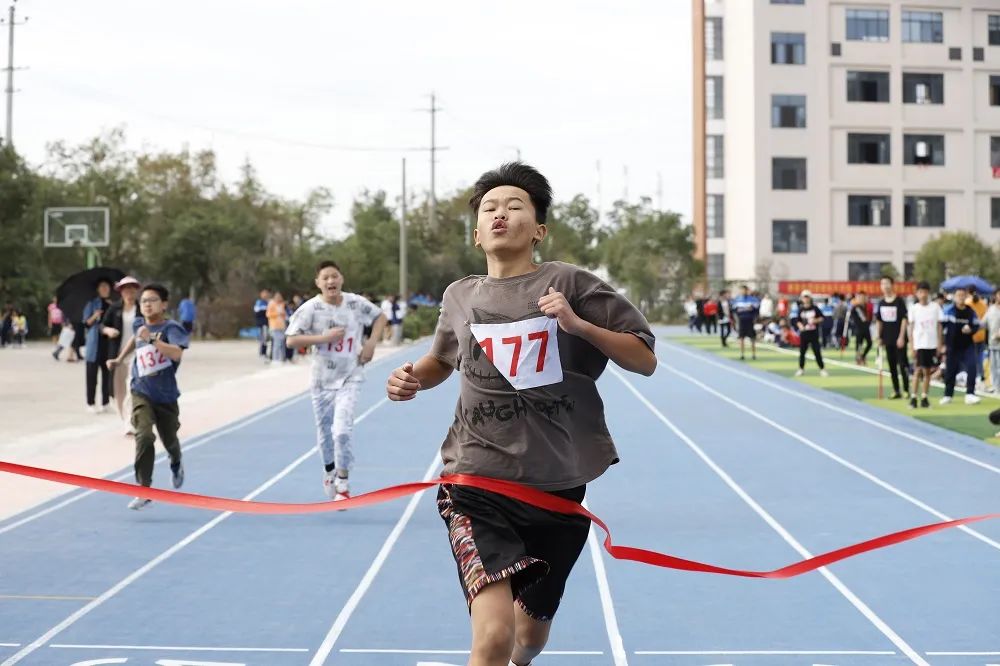 三山中学第17届田径运动会_芜湖三山中学_青春活力运动会